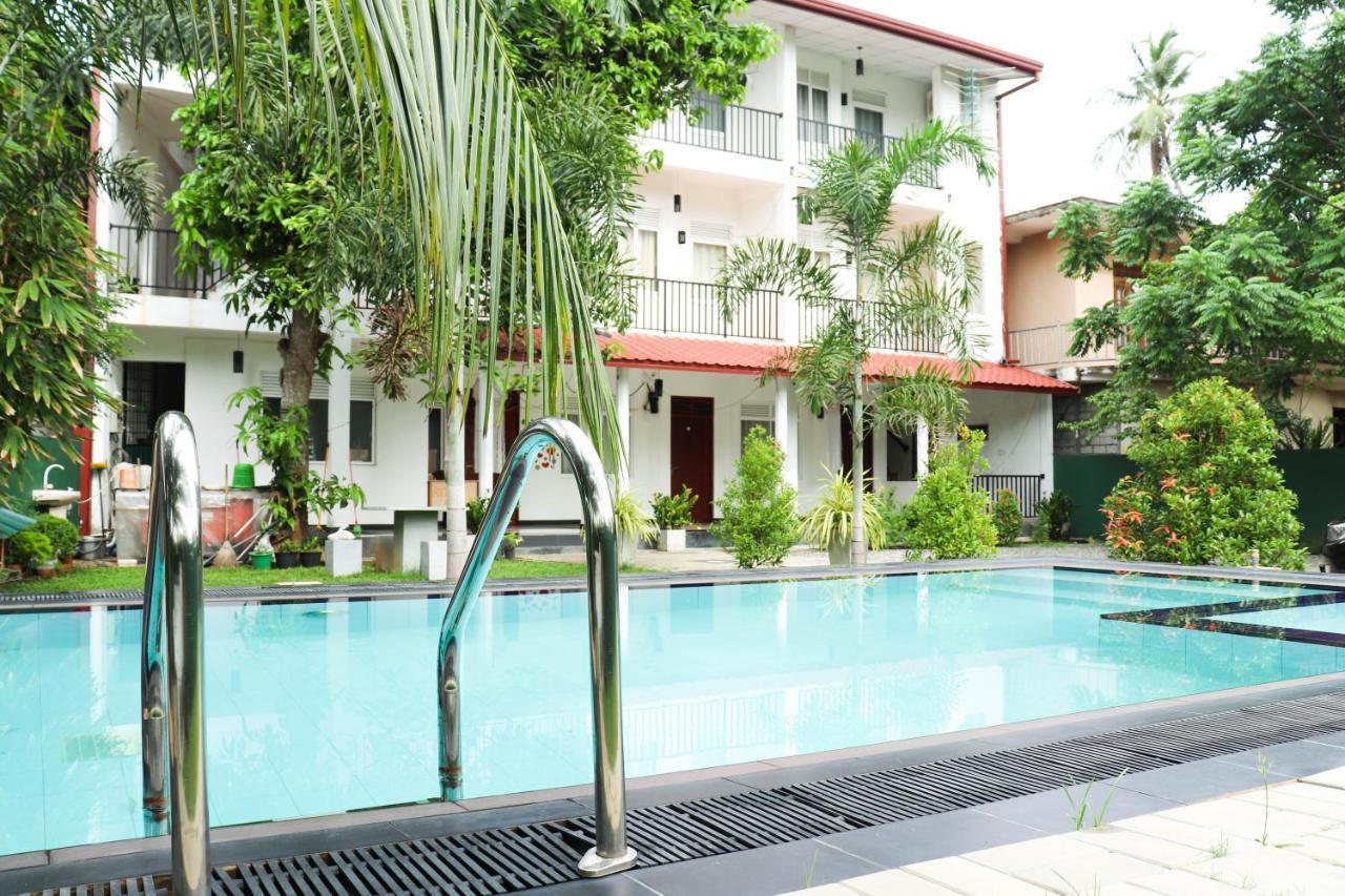 Ritz Gate Kalutara Otel Dış mekan fotoğraf