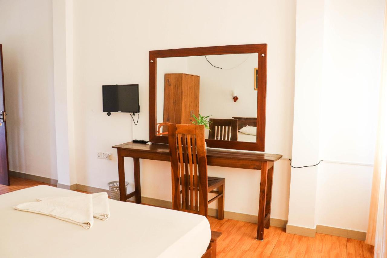 Ritz Gate Kalutara Otel Dış mekan fotoğraf
